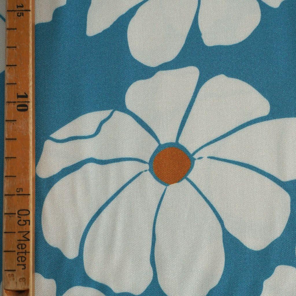 Viskose Twill Margeriten hellblau weiß - Light and Lush